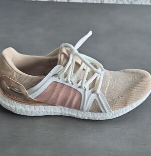 adidas Women's Beige and GOLD Athletic Shoes